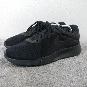 Nike Tanjun Womens 7 Running Shoes Triple Black Low Top Sneakers 812655-002